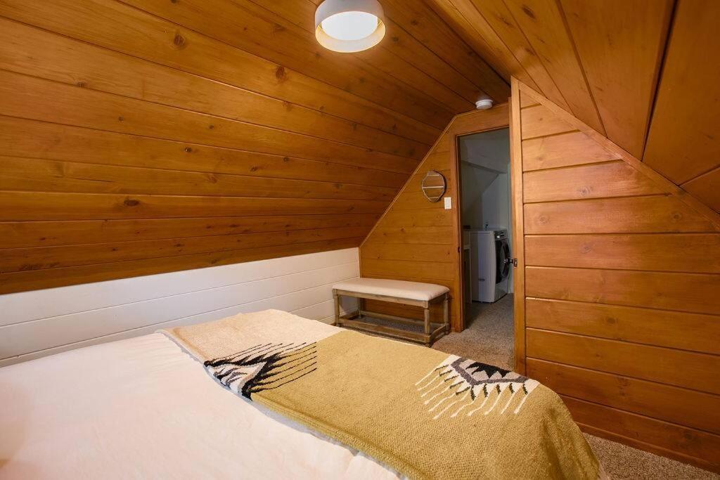 Cozy Cabin I King Bed I Fireplace I Hot Tub I Fenced Yard I Bbq Big Bear City Extérieur photo