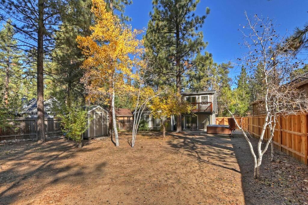 Cozy Cabin I King Bed I Fireplace I Hot Tub I Fenced Yard I Bbq Big Bear City Extérieur photo