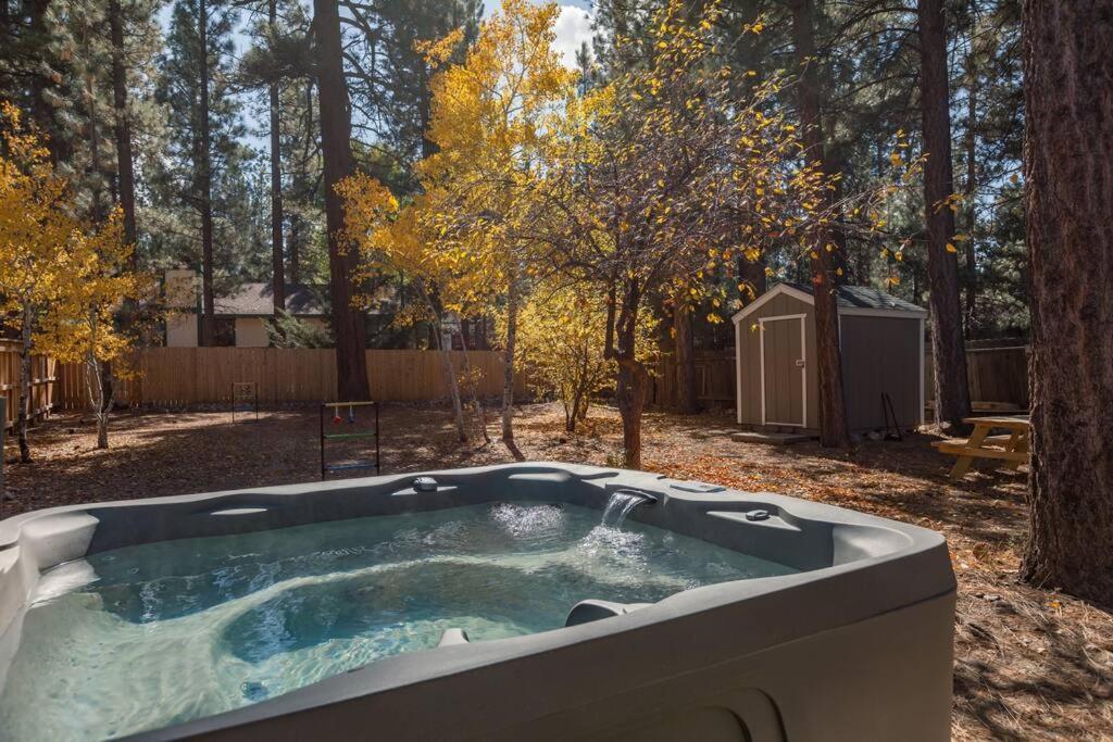 Cozy Cabin I King Bed I Fireplace I Hot Tub I Fenced Yard I Bbq Big Bear City Extérieur photo